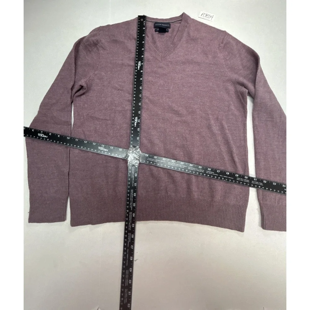 Banana Republic v-neck sweater‎ Men's size Large burgundy pullover